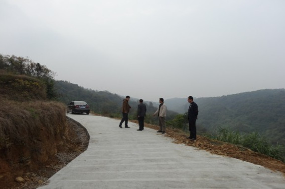 鄧家沖村(雲南省楚雄州楚雄市鹿城鎮下轄村)