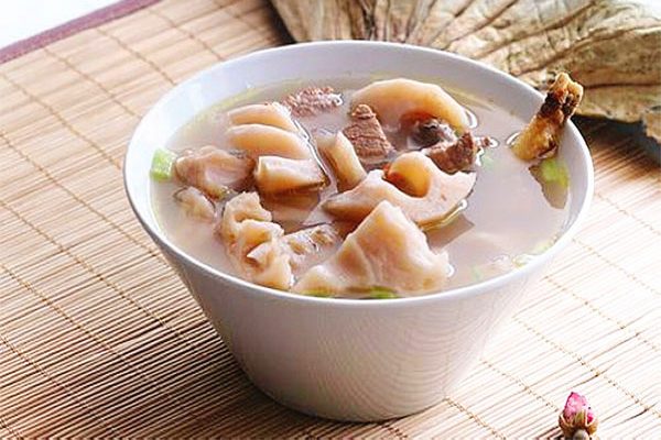 蓮藕烏豆煲乳鴿湯