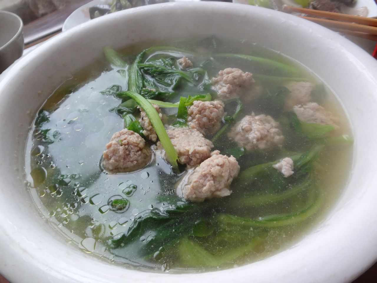 小白菜汆丸子湯