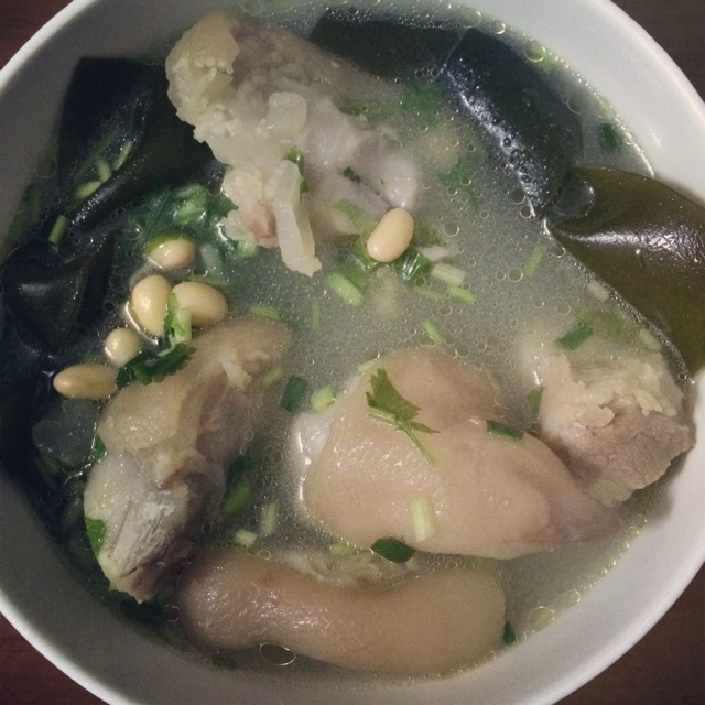 豬腳海帶黃豆湯