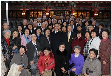 溫家寶會見日本遺孤