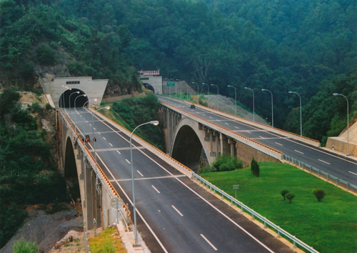 玉溪—元江高速公路