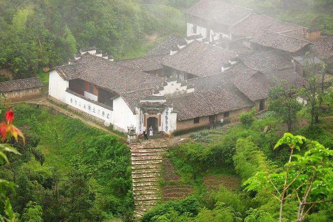 浮蓋山村