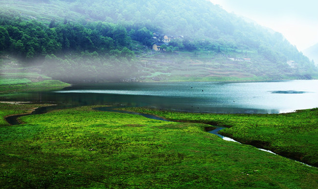 湖北八大高山湖