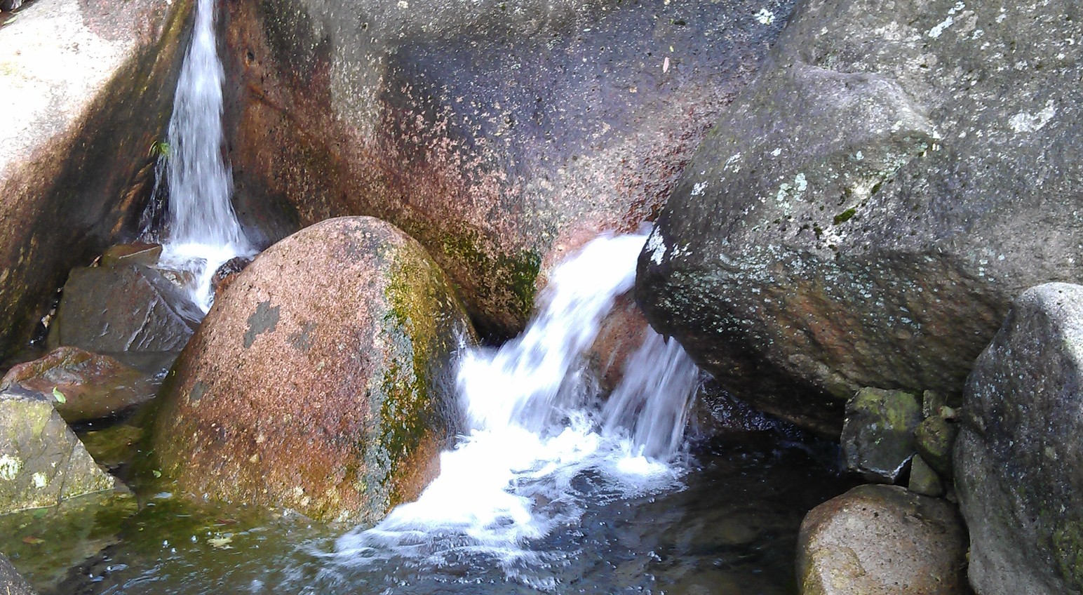 大角坑泉水