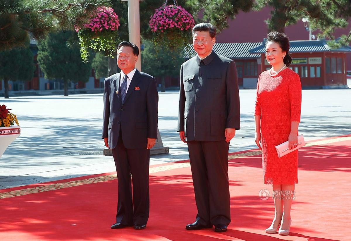 紅裙展現中國優雅