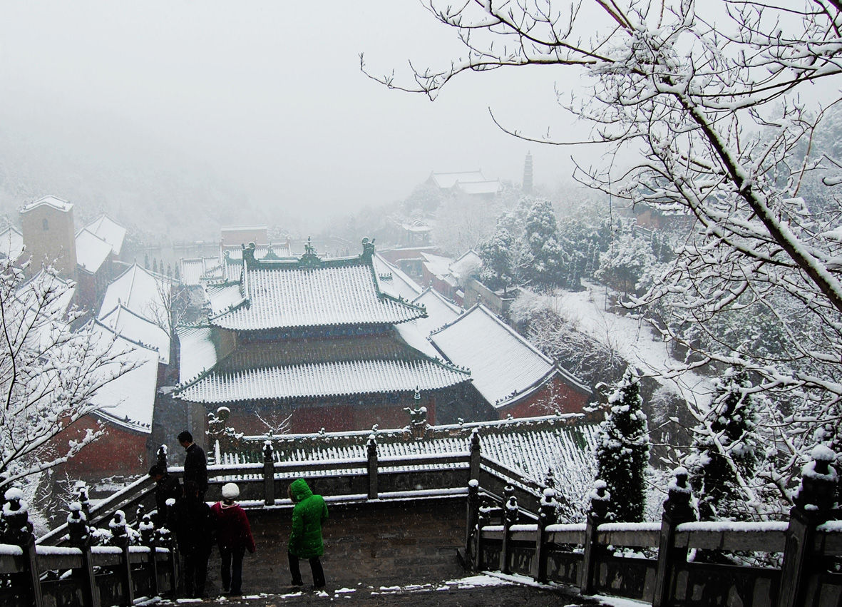 月山寺雪景