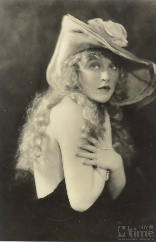 Mae Murray