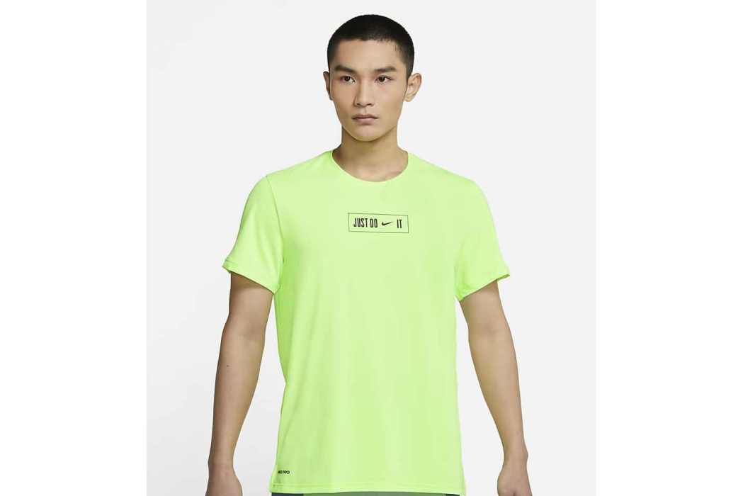 Nike Dri-FIT 男子短袖訓練上衣