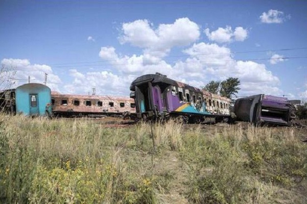 1·4南非火車與卡車相撞事故