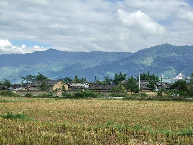 費東拉自然村