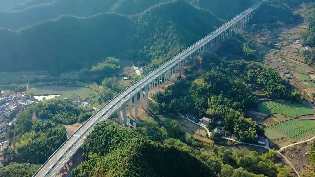 平江—伍市高速公路