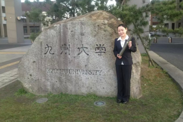 劉蓉(武漢紡織大學講師)