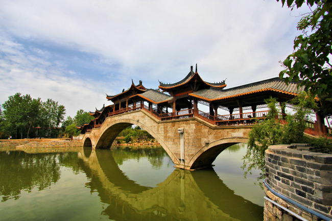 步雲廊橋