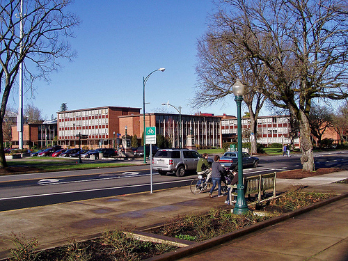 俄勒岡大學(美國俄勒岡州大學)