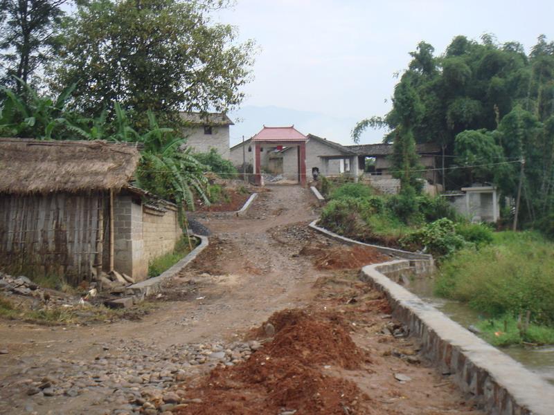 入村道路與民居