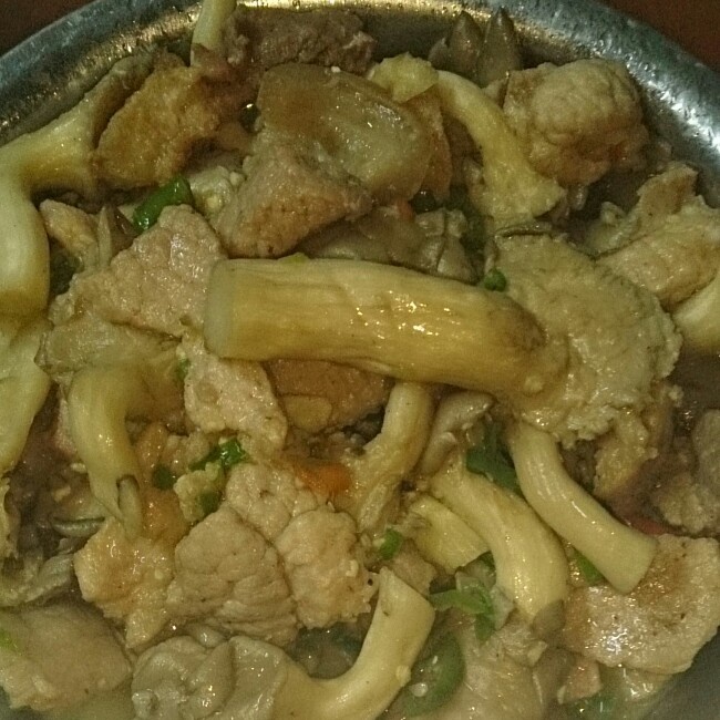 瘦肉炒平菇