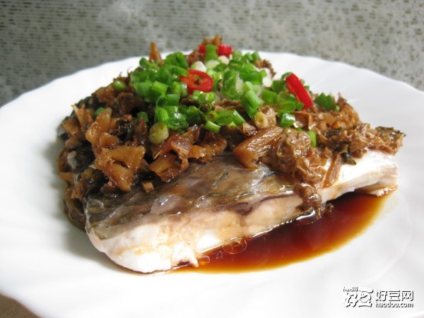 蒸鯪魚腩