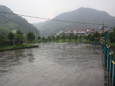 毛力坑村