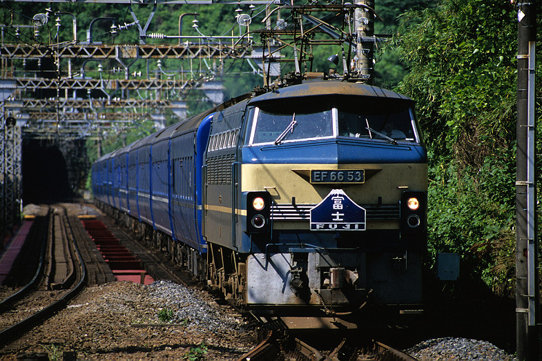 藍色列車(日本客運臥鋪列車的別稱)