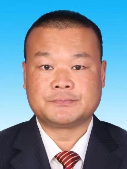 徐雪峰(額爾古納市退役軍人事務局局長、黨組書記)