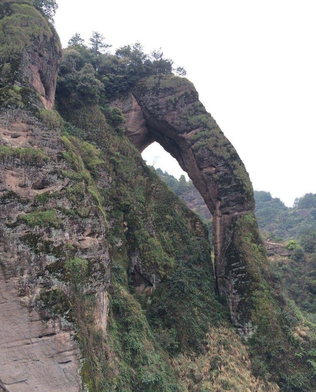 仙女岩(廣西宜州景觀)