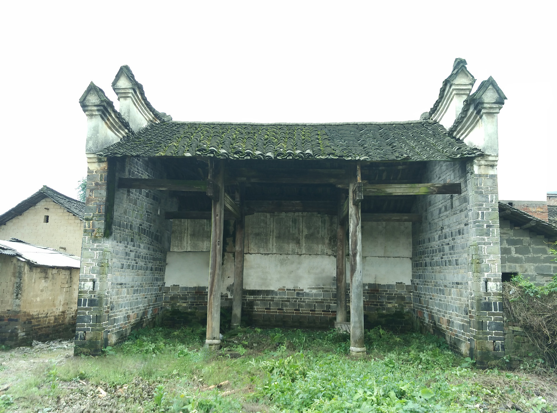 崗之頭村新公祠（新廳）