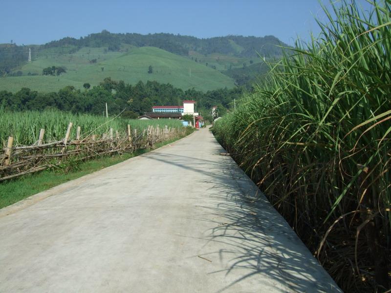 下高里自然村通村公路