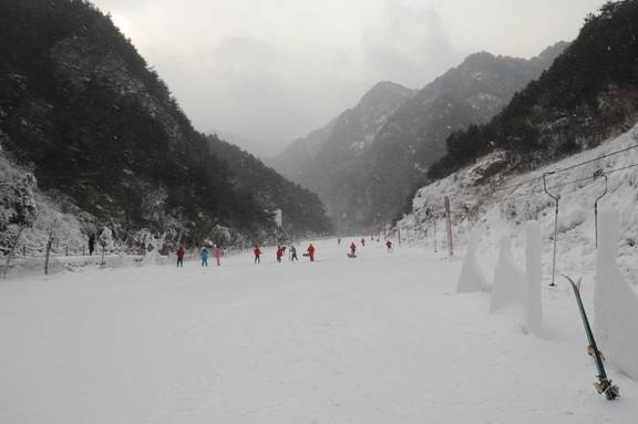 牧護關滑雪場