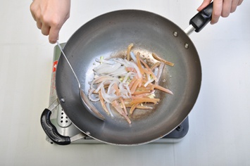 韭菜花炒雙魷