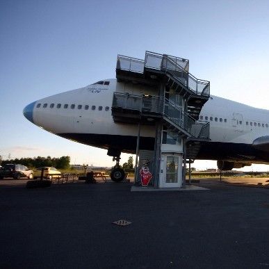 飛機旅館