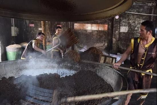 蒸餾酒傳統釀造技藝（板城燒鍋酒傳統五甑釀造技藝）