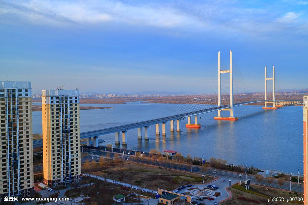 新鴨綠江大橋