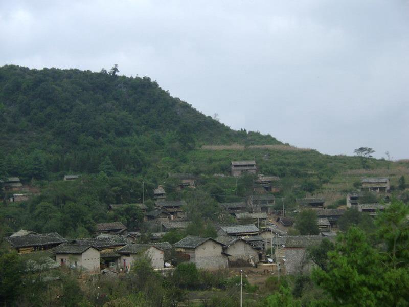 雲盤村(新平縣戛灑鎮耀南村民委員會下轄村)