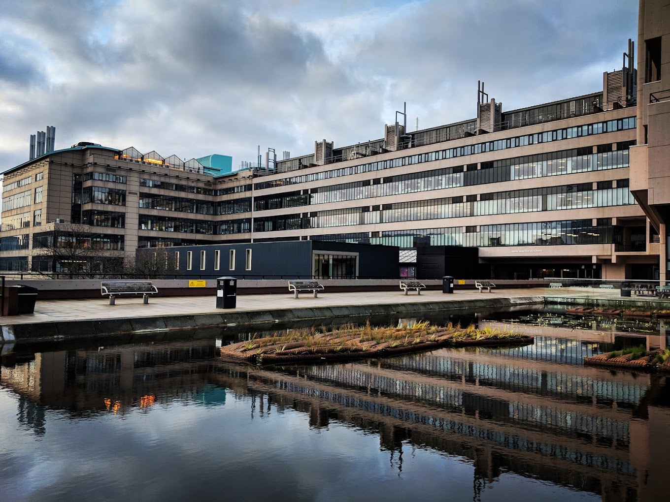 利茲大學(英國里茲大學)