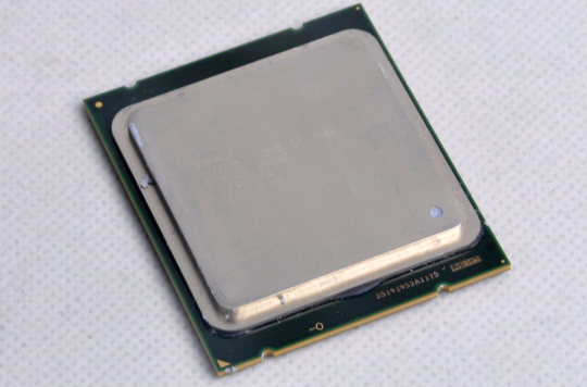 Intel Xeon E5-2620