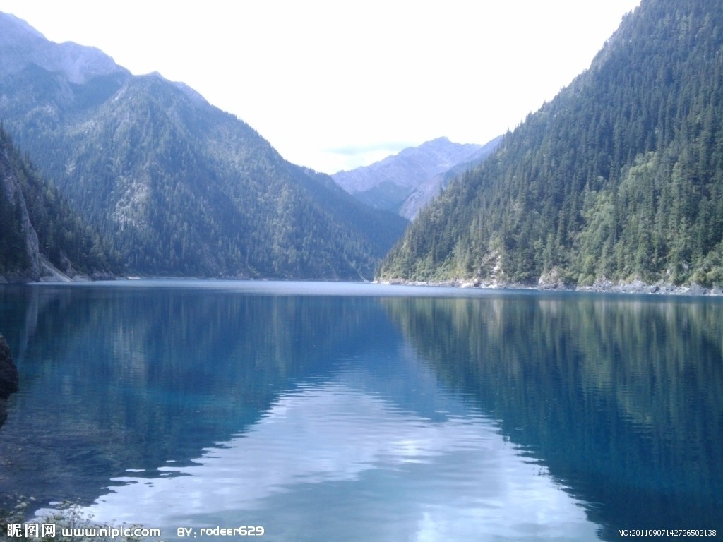 鏡湖(廣東湛江市“湖光岩”風景區的鏡湖)