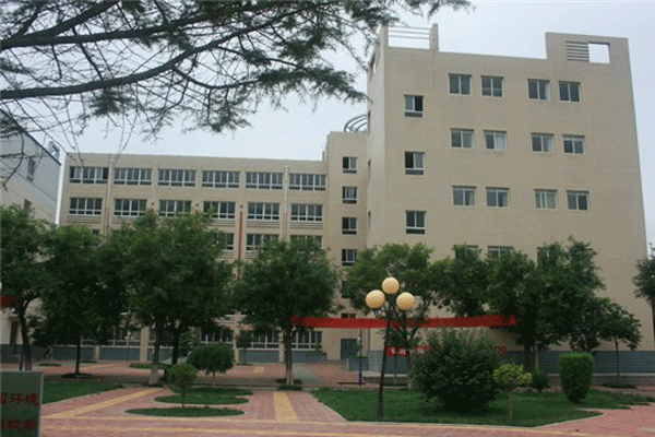 新疆體育職業技術學院校園風景