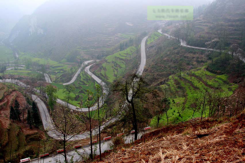 “二十四道拐”抗戰公路