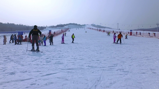 青島藏馬山滑雪場