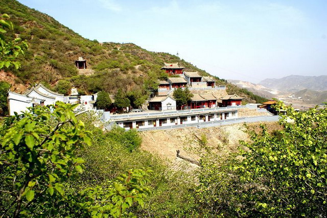 雲泉寺全景