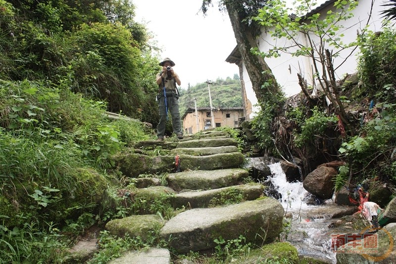 祝家山村