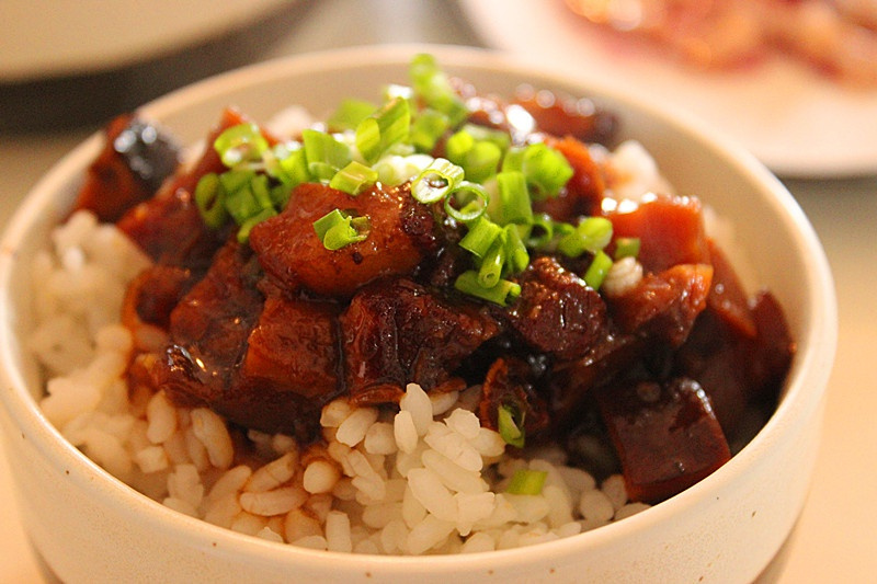 香菇桃膠滷肉飯