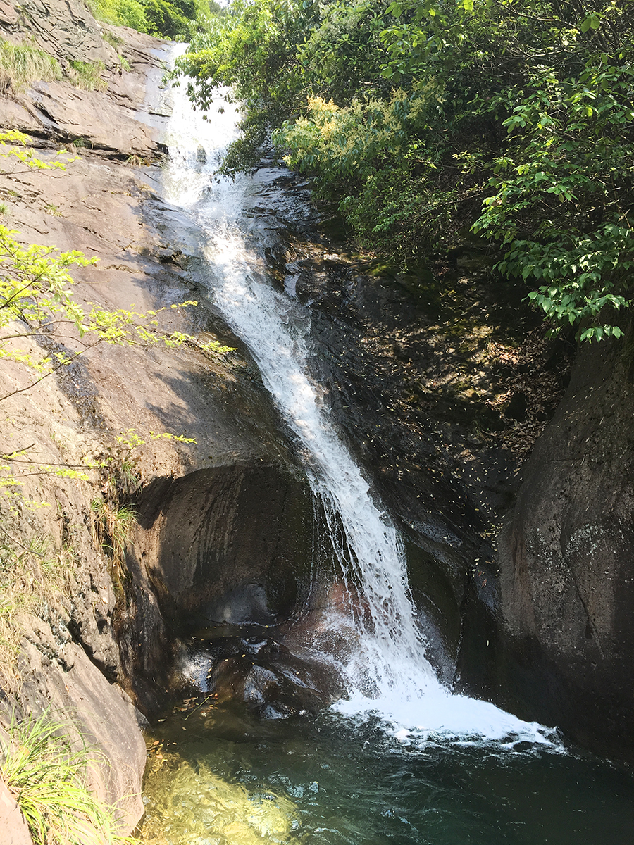 龍潭飛瀑