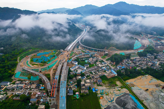 欒川—盧氏高速公路