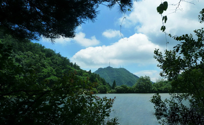 湖北八大高山湖