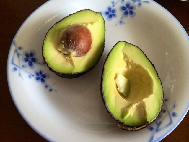 果仁牛油果伴消化餅