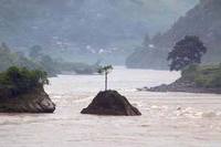 雲南怒江貢山普拉底鄉土石流