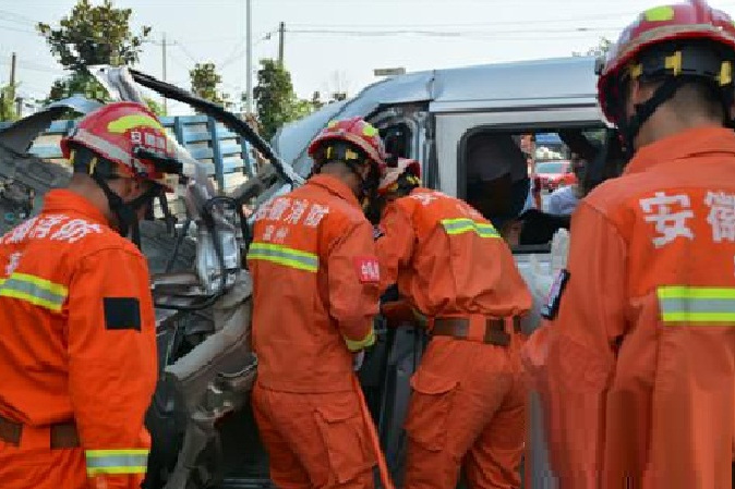 8·15蒙城兩車相撞事故