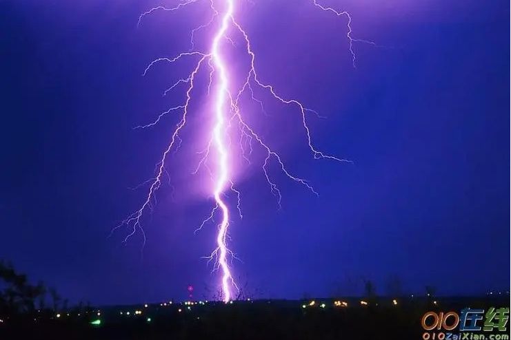 悶雷(一種自然天氣)